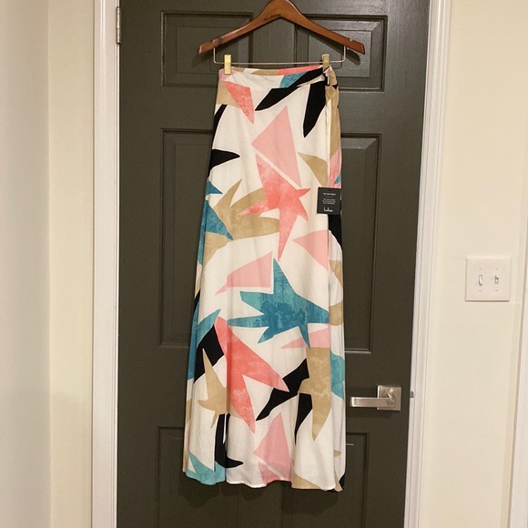 Lulus Dresses & Skirts - NWT - Lulu’s Colorful Abstract Print Maxi Skirt - Size Medium